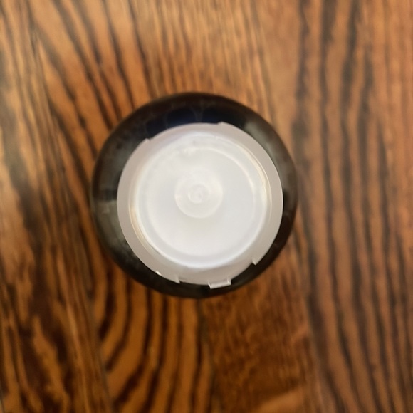 NEW UGG cleaner & conditioner 4 oz/118 ml. Sealed bottle. - Picture 4 of 4